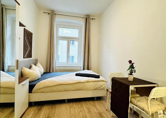 Stylish 4Br 10 Min Transport To Stadthalle