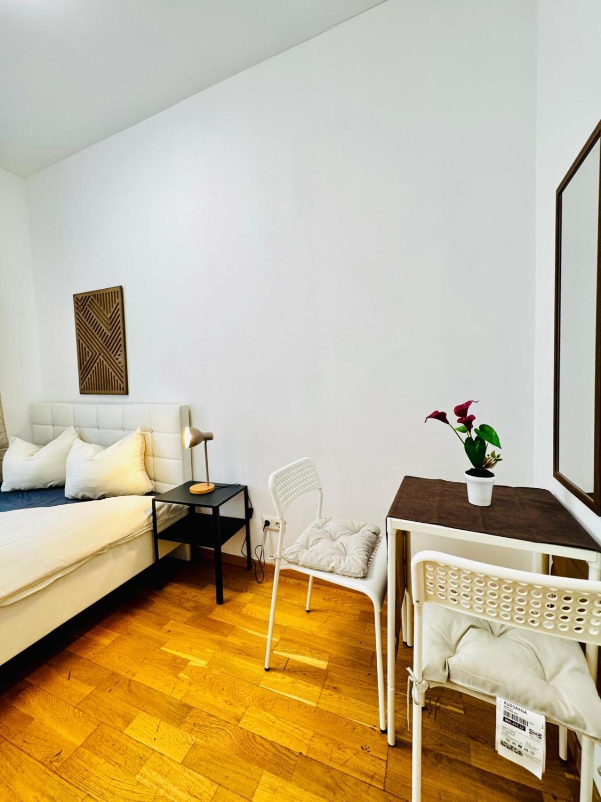 Stylish 4br 10 Min Transport To Stadthalle *