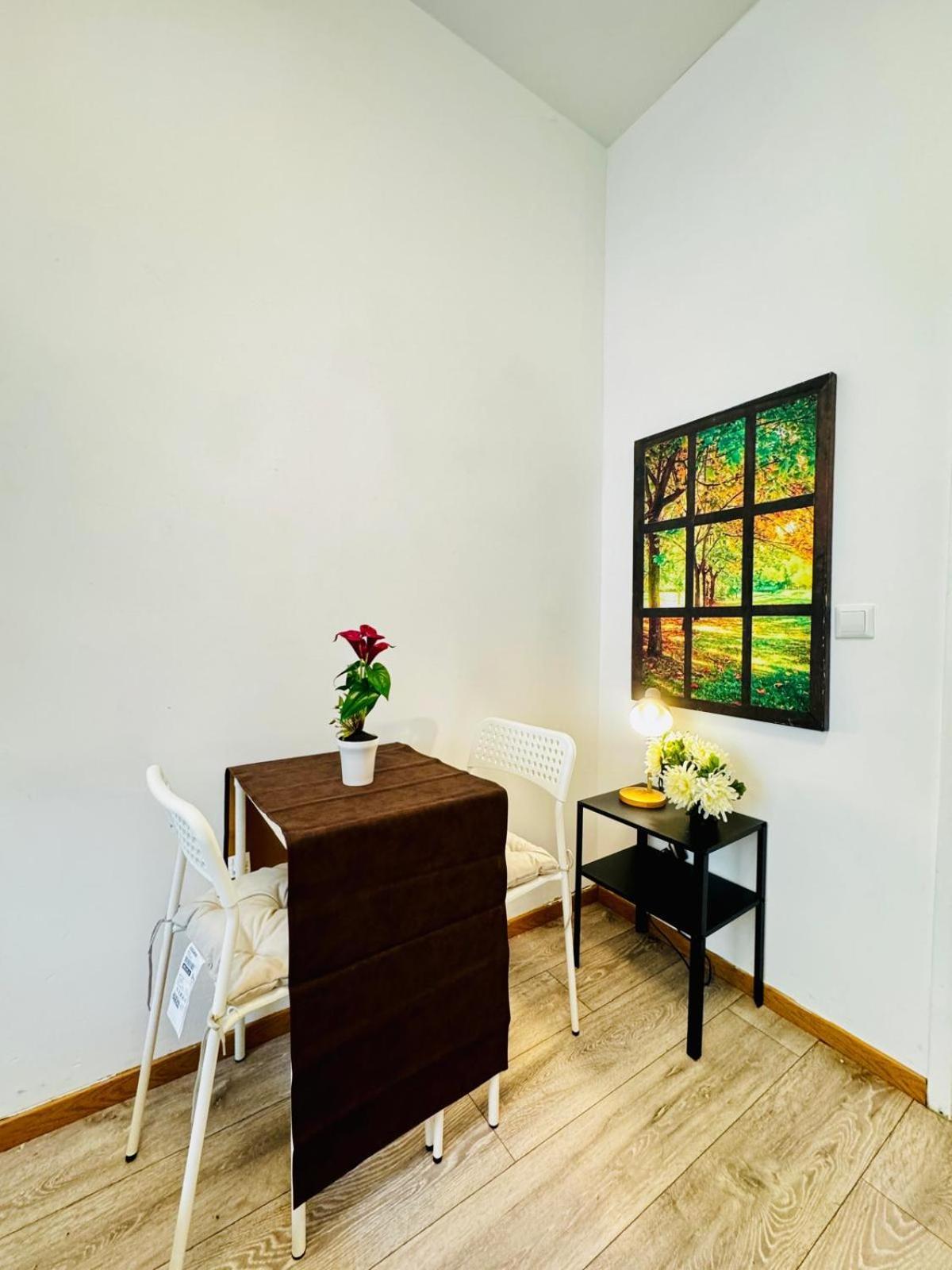 Stylish 4br 10 Min Transport To Stadthalle Apartment *