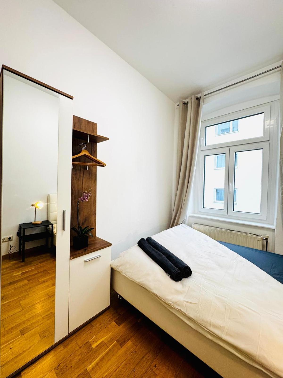 Stylish 4br 10 Min Transport To Stadthalle *
