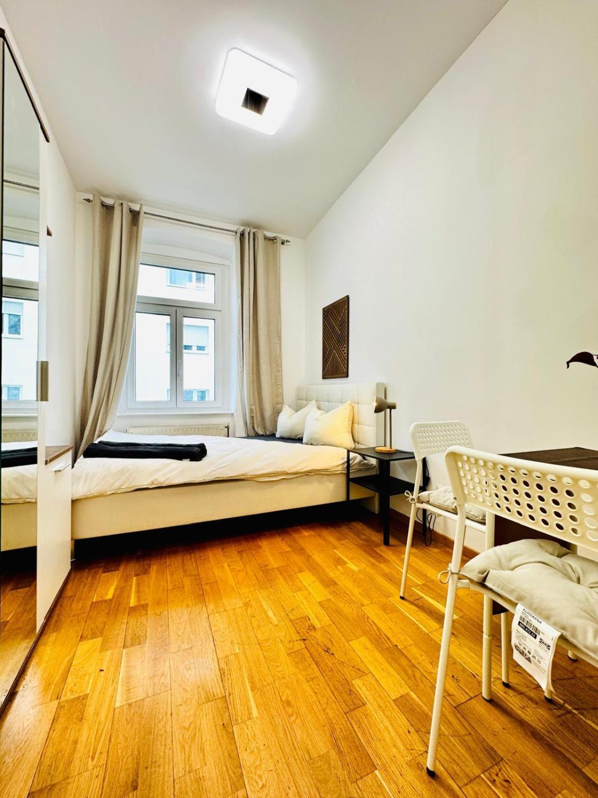 Stylish 4br 10 Min Transport To Stadthalle
