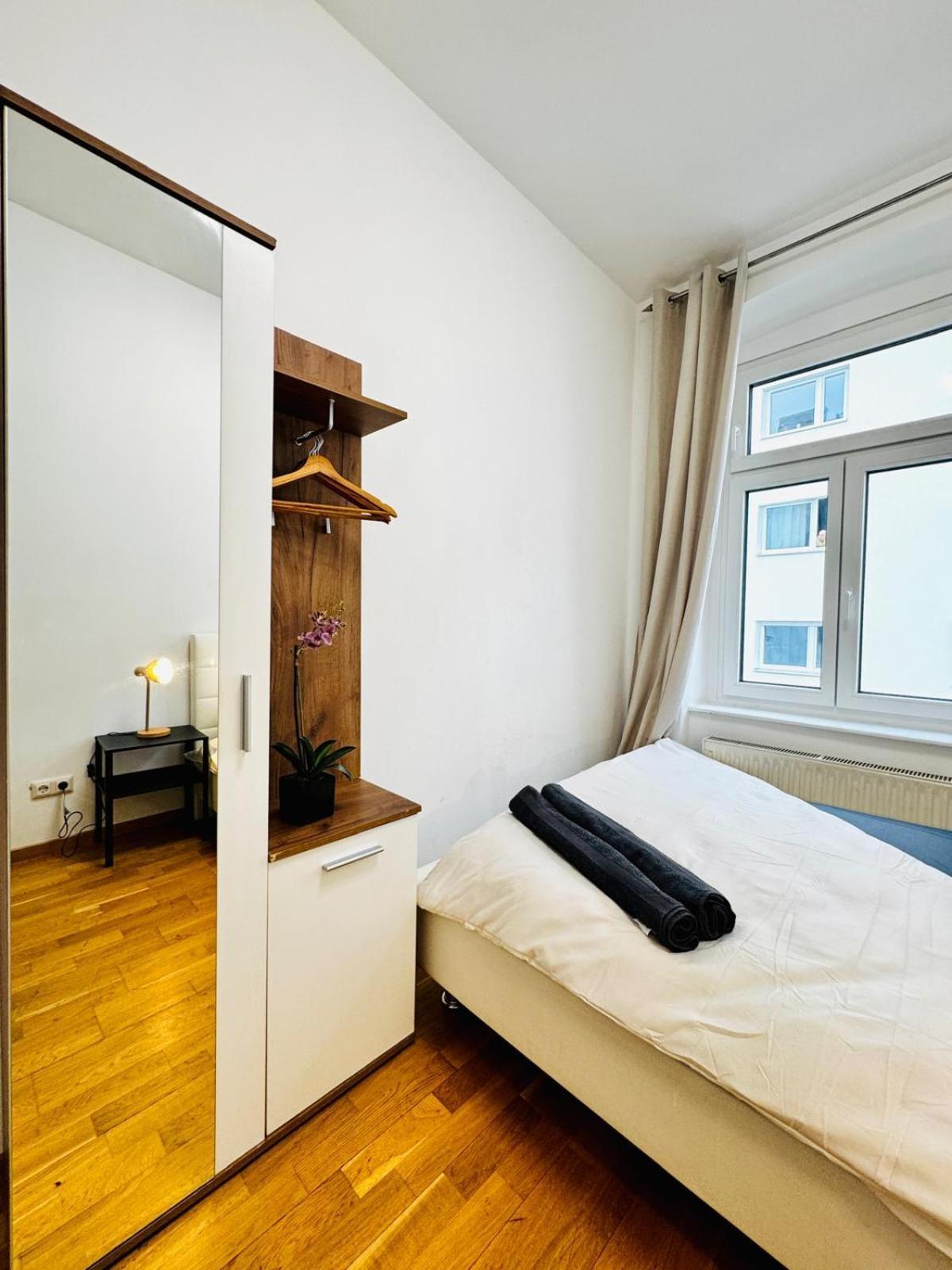Stylish 4br 10 Min Transport To Stadthalle