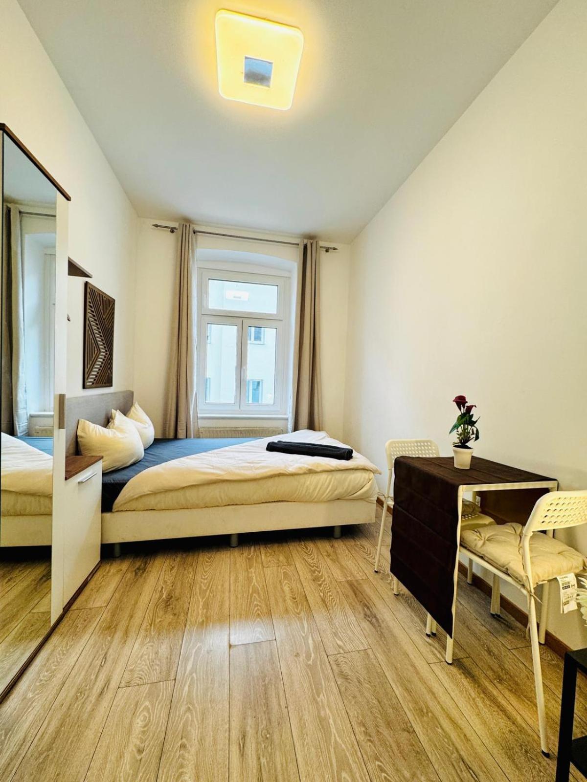 Apartment Stylish 4br 10 Min Transport To Stadthalle *