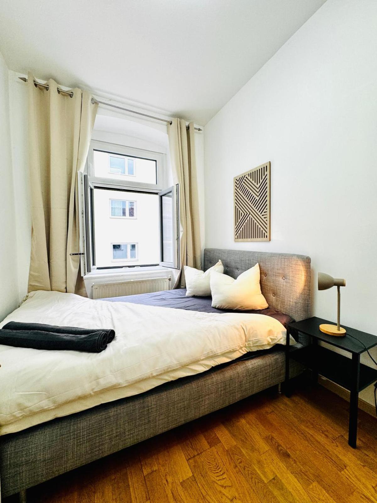 Apartment Stylish 4br 10 Min Transport To Stadthalle